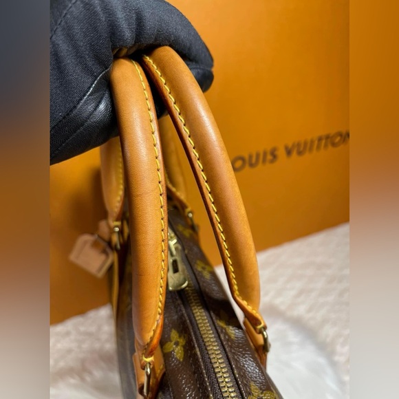 ❌SOLD❌ 🌸PORTE DOCUMENTS VOYAGE HANDBAG  MONOGRAM - Picture 9 of 16